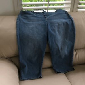 Gloria Vanderbilt Jean Capris size 16 Amanda style